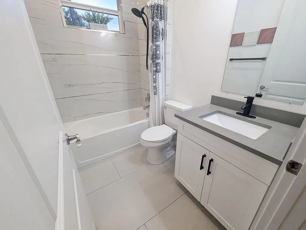 3 bed, 2.0 bath, 1604 sqft, $4,000 — Photo 4