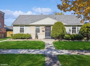 9542 Monroe Ave, Brookfield, IL