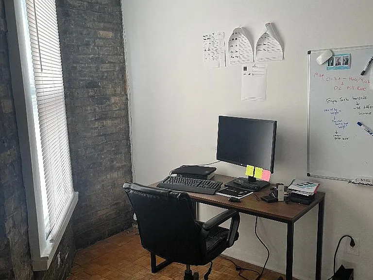2438 N Clark St #3F — Photo 8