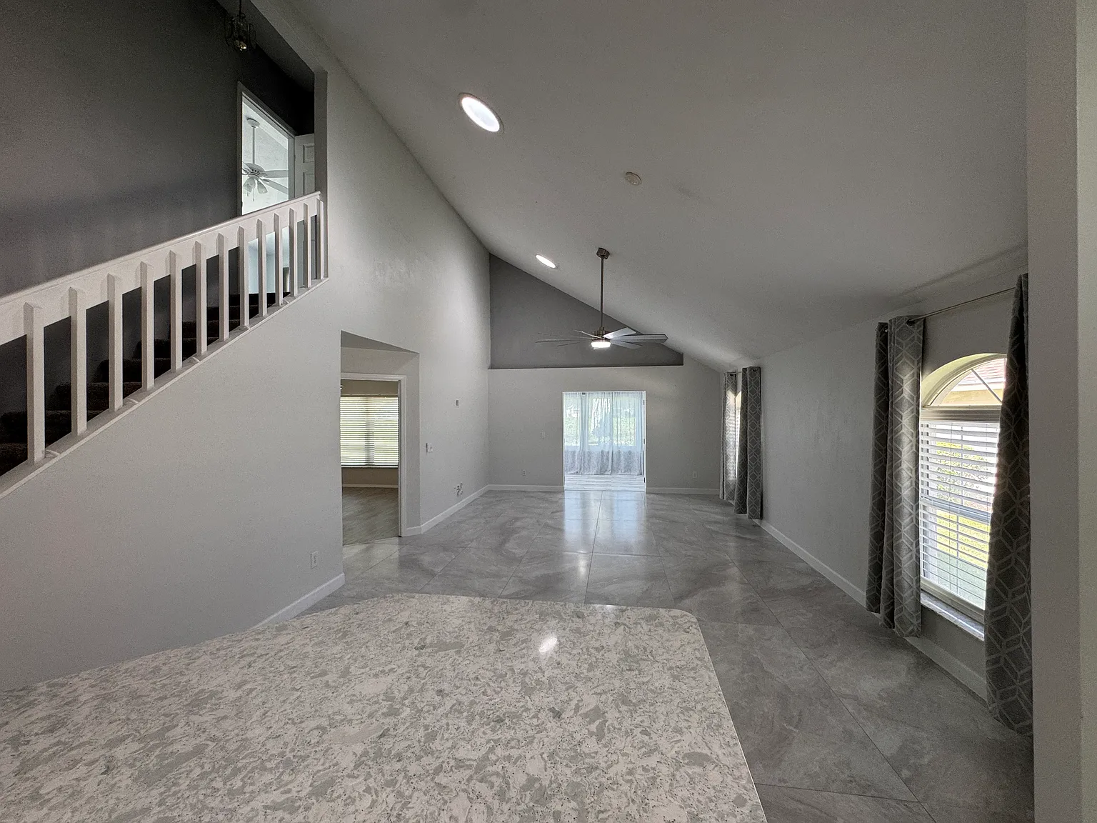 3 bed, 2081 sqft, $2,500 — Photo 4