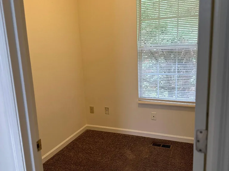 1827 Pennington Way #1827 — Photo 5