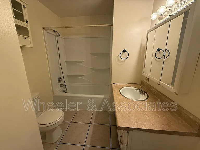 4083 S Porter Ave — Photo 10