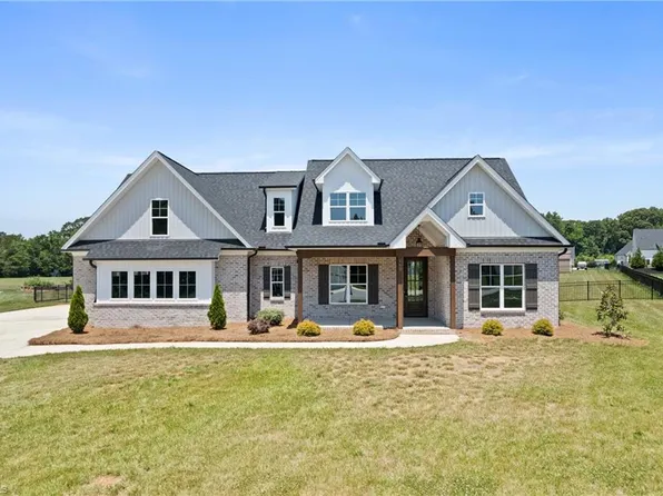 162 Meeting House Ln, Advance, NC 27006