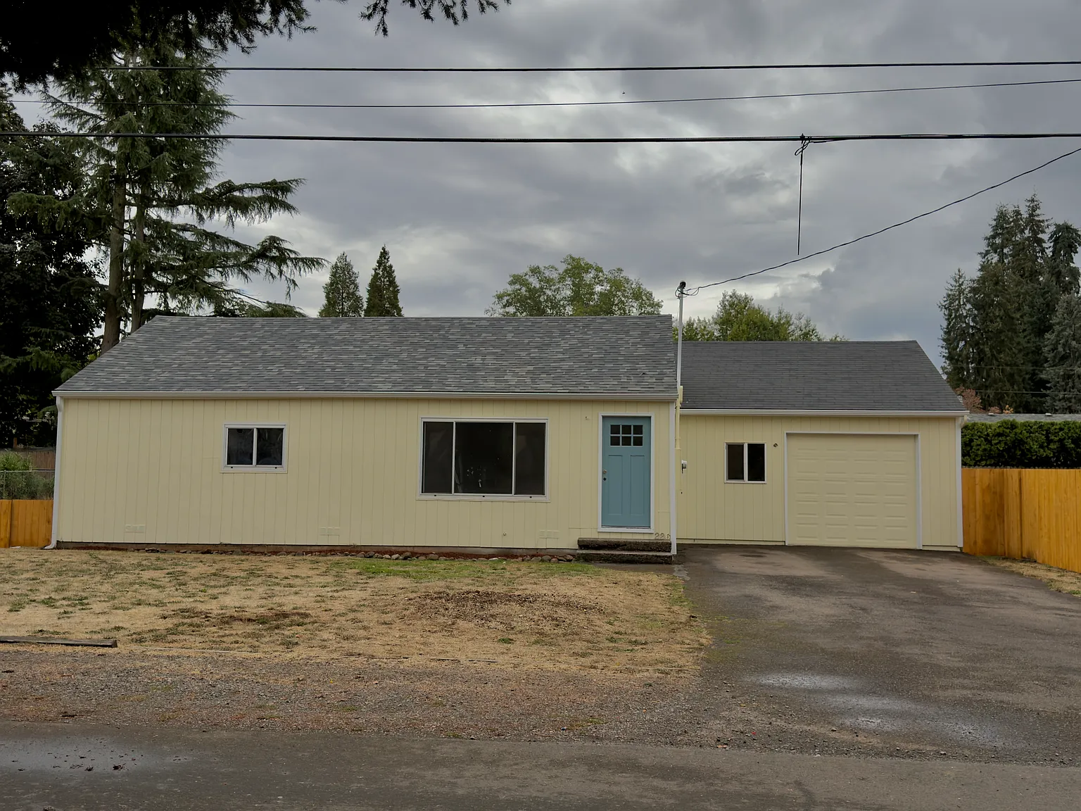 3 bed, 988 sqft, $2,100 — Photo 3