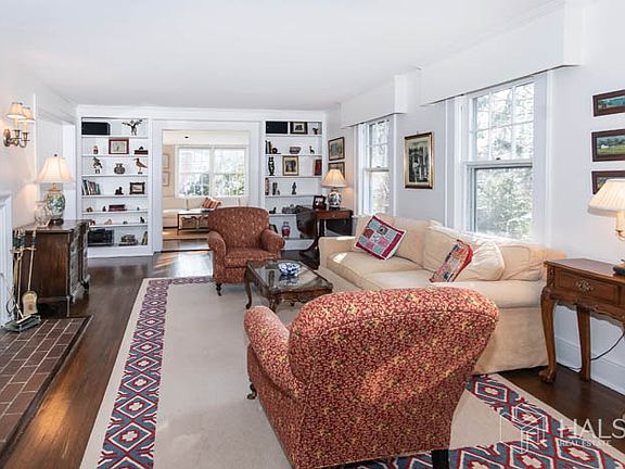 5th image of 116 Southwood Dr