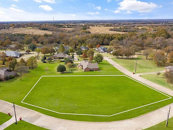 3rd image of 1409 Willow Ln Lot 13