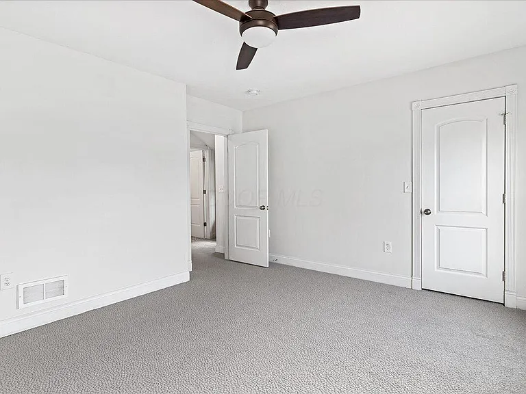 866 E Starr Ave — Photo 18