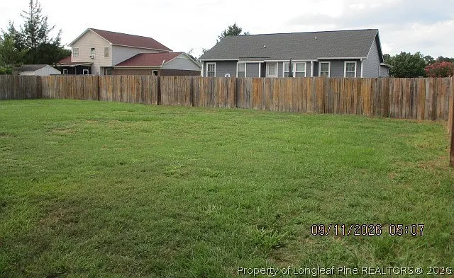 4 bed, 2.0 bath, 1806 sqft, $2,100 — Photo 2