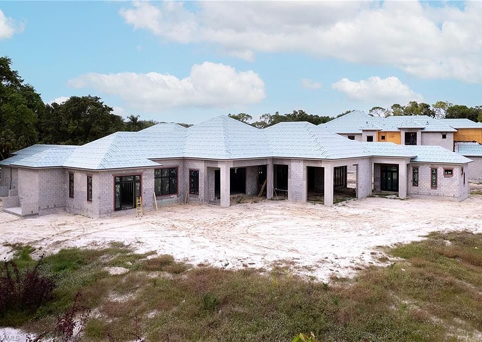 2nd image of 82 Caribbean RD