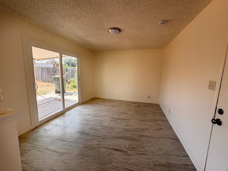 4600 N Prospect Ave — Photo 6