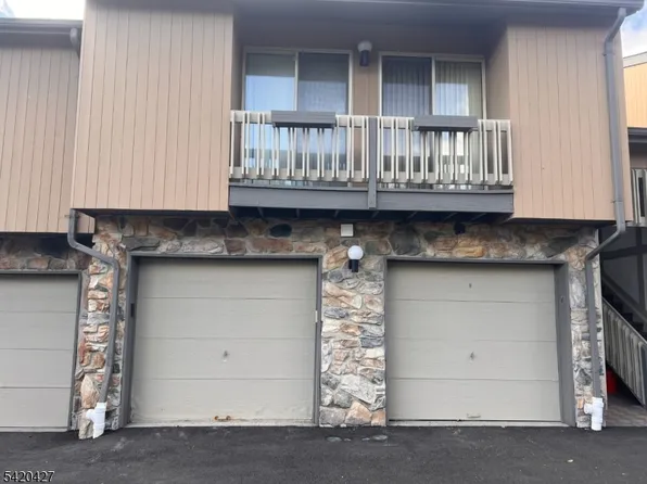 6 Buchanon Ct, West Orange Twp., NJ 07052