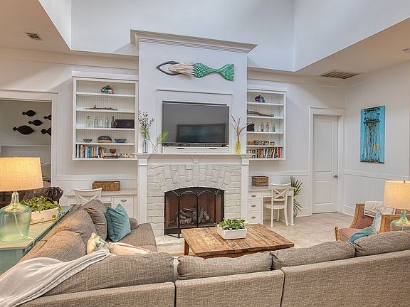 living room, vaulted ceiling