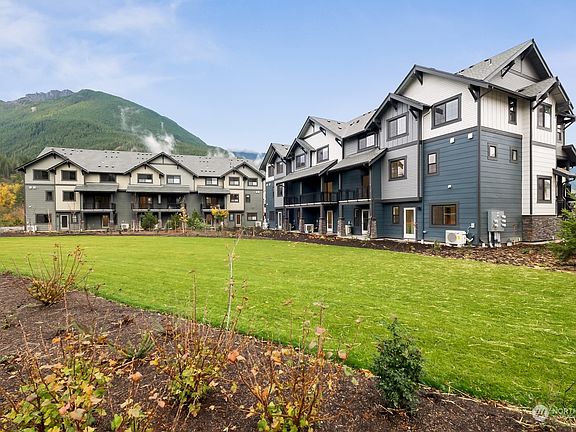 2nd image of 1217 Boulder Way SE #301