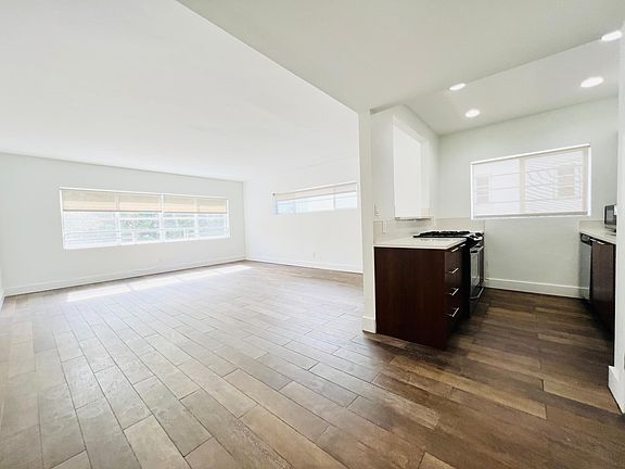 4th image of 999 Bay Dr #941