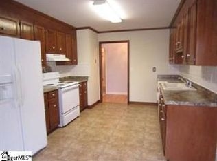 907 Strange Rd, Taylors, SC 29687