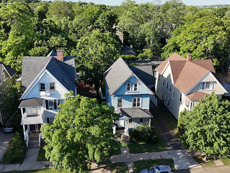 117 Maple St #117 — Photo 9