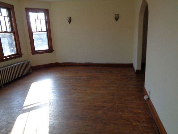 3rd image of 12816 Honore St