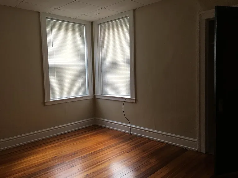 37 N Bryant Ave #3 — Photo 3