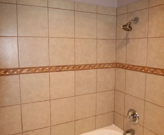 913 Springhill Dr — Photo 8