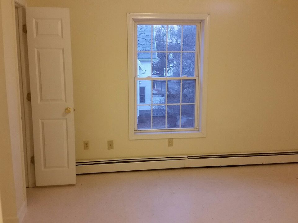 2nd image of 261 Pershing Dr