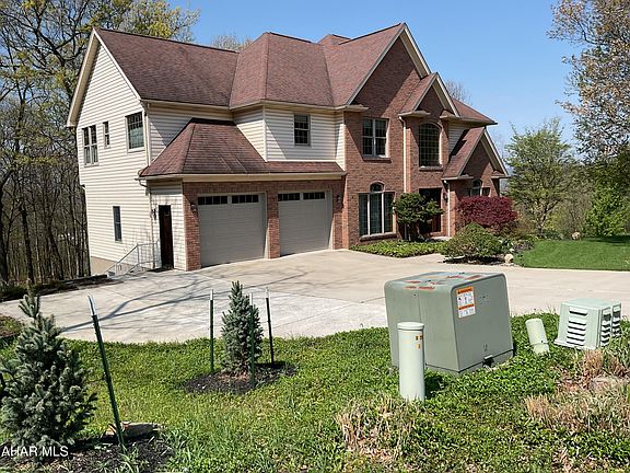 2nd image of 333 Sylvan Oakes Dr