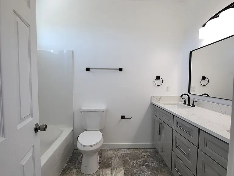 683 Bryden Ave — Photo 17