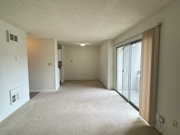 401 Stannage Ave #18 — Photo 12