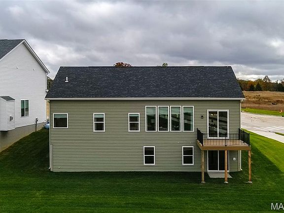 3rd image of 401 Farmhouse Dr