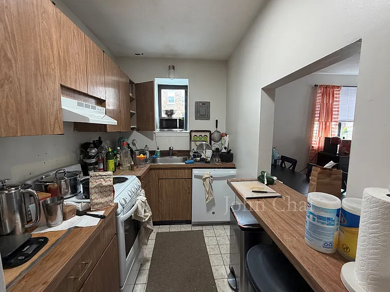 95 Sutherland Rd #3B — Photo 12