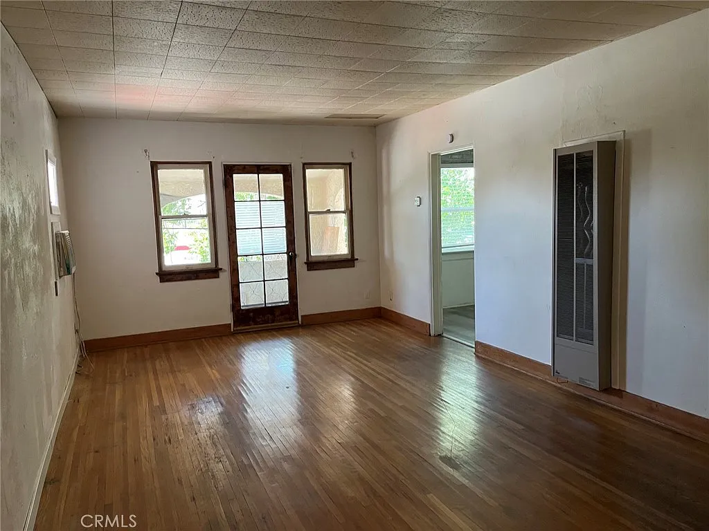 2 bed, 1100 sqft, $1,995 — Photo 2