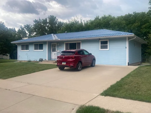 2189 Saint Celia St, Dubuque, IA 52002