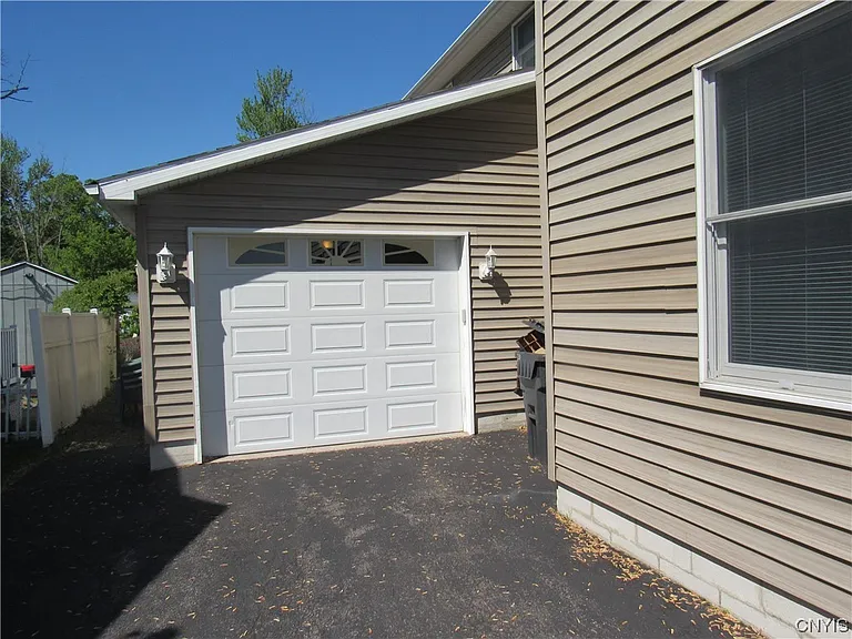 28 E River Rd #2-1 — Photo 44