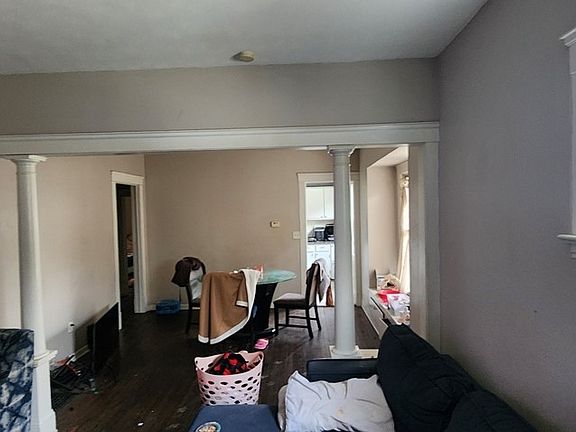 3rd image of 3868 W 19th St