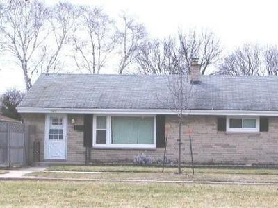 3435 S Honey Creek Dr, Milwaukee, WI, 53219