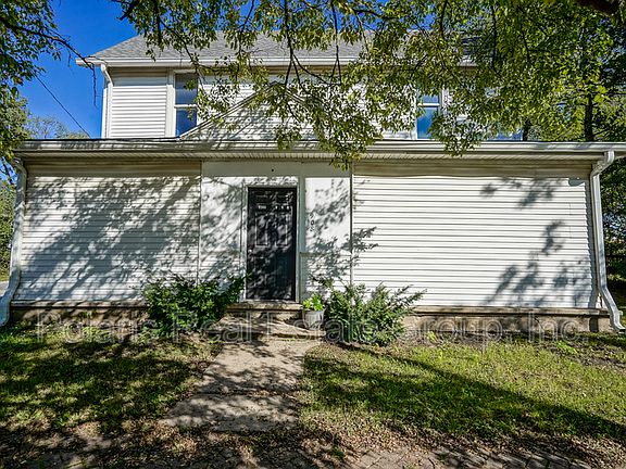 2nd image of 908 S 8th St #2