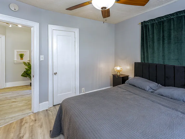 2801 Alhambra Cir — Photo 11