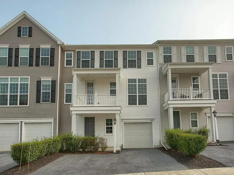 2141 Red Fox Dr — Photo 1