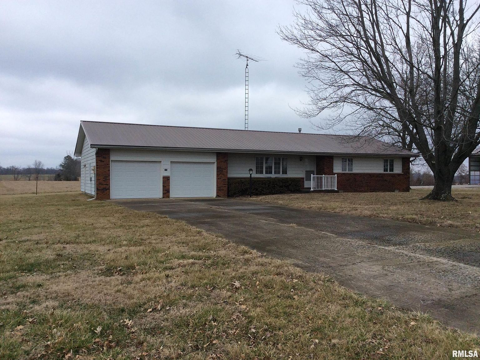 604 W North St, Dix, IL 62830 Zillow
