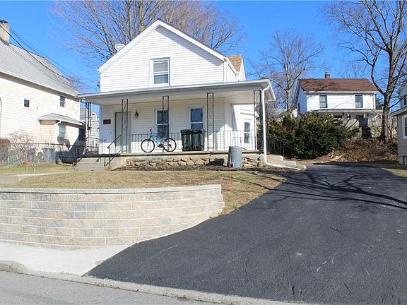 2nd image of 1880 Railroad Ave