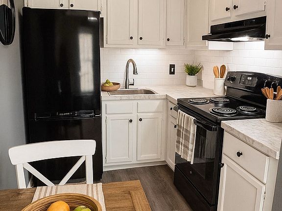 2nd image of 1701 W Congress St #1701/5