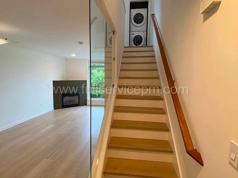 210 Boston St #B — Photo 17