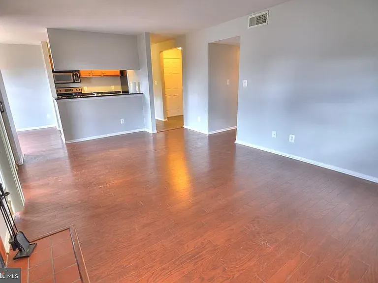 1707 Ascot Way #E — Photo 12