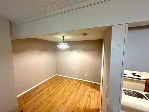 3rd image of 1202 Thorpe Ln APT 616