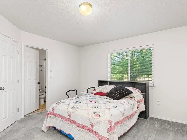 3907 N Abbott St — Photo 15