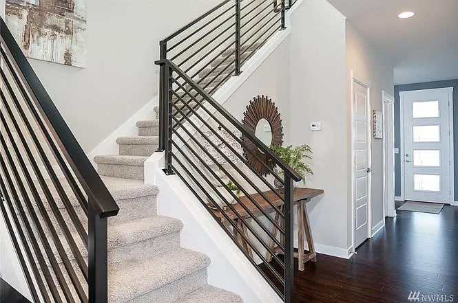 Entryway (picture from model home - same floor plan as renta