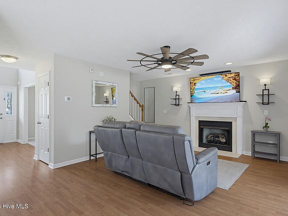 5th image of 203 Honey Court E