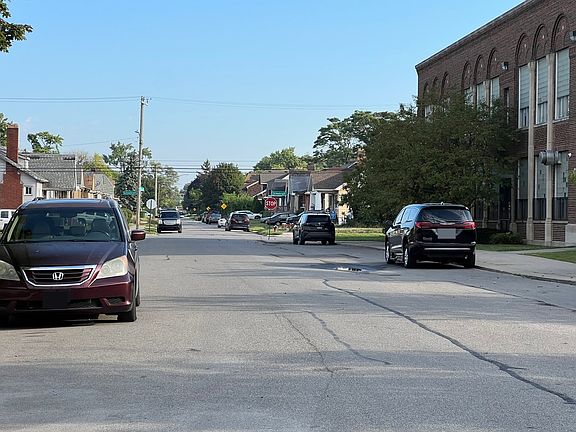 5th image of 13595 Indiana St