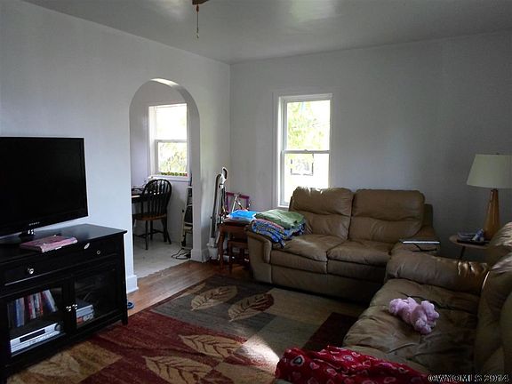2nd image of 1833 E C St