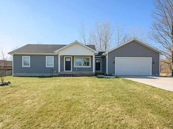 3414 Whites Bridge Rd, Lowell, MI 49331