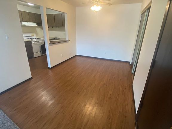 4th image of 1670 Shawano Ave #15